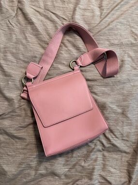 Bundle of 2 crossbody bags